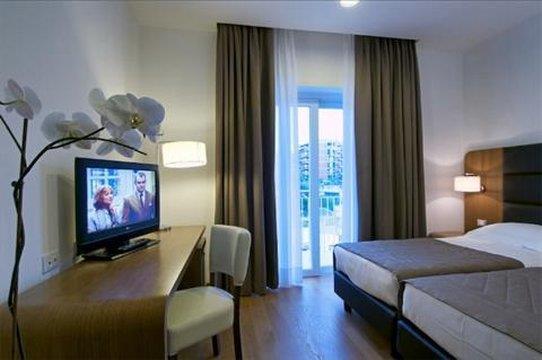 Hotel Plaza سورينتو الغرفة الصورة