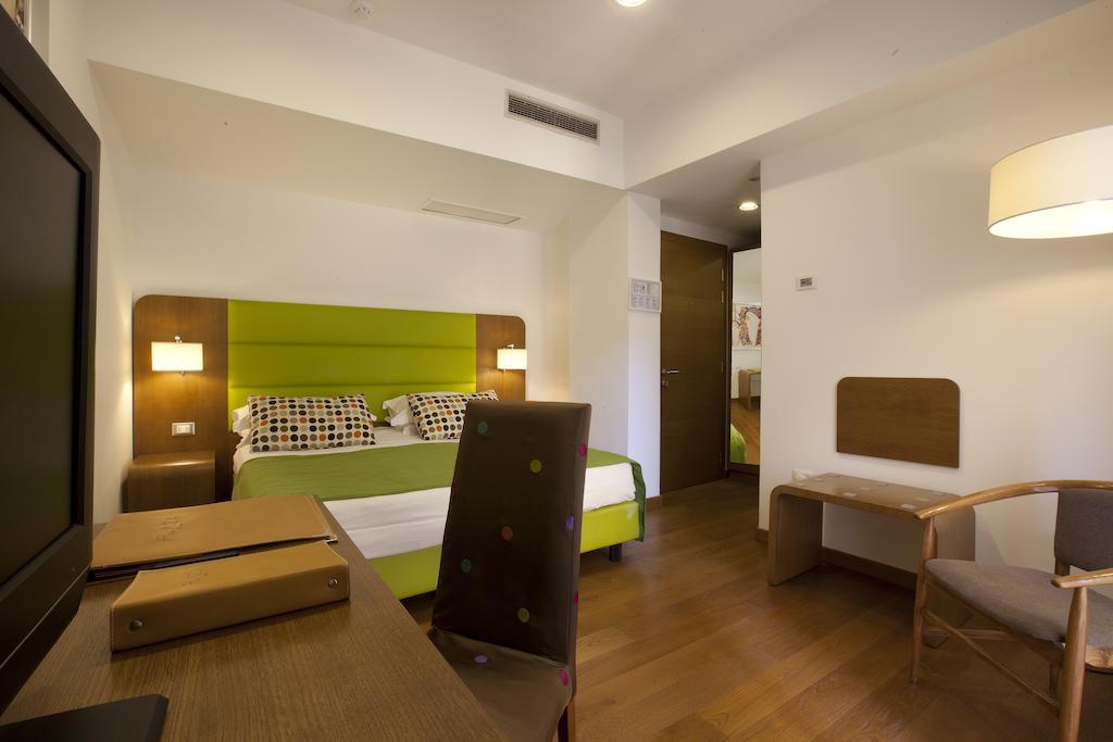 Hotel Plaza سورينتو المظهر الخارجي الصورة