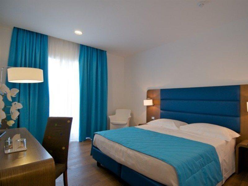 Hotel Plaza سورينتو المظهر الخارجي الصورة