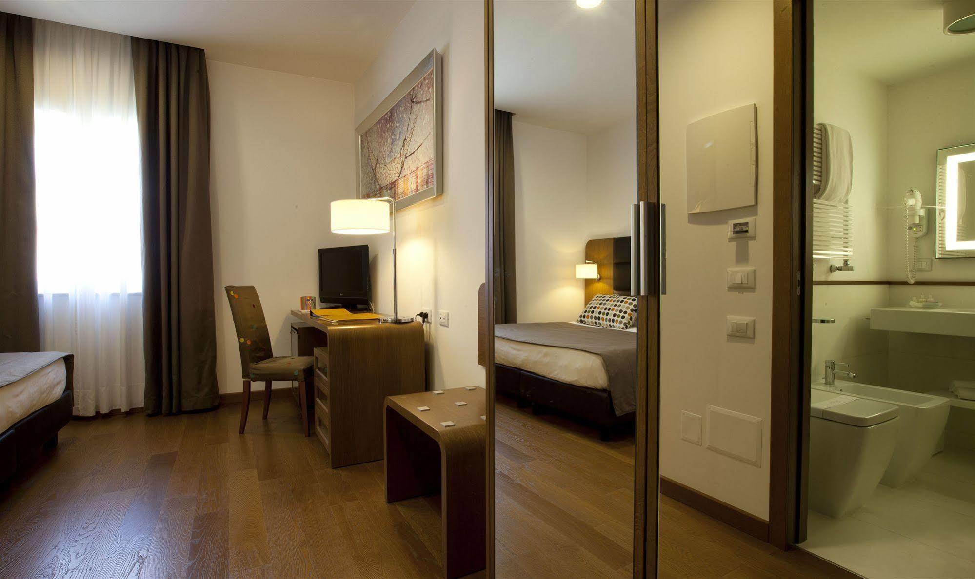 Hotel Plaza سورينتو المظهر الخارجي الصورة