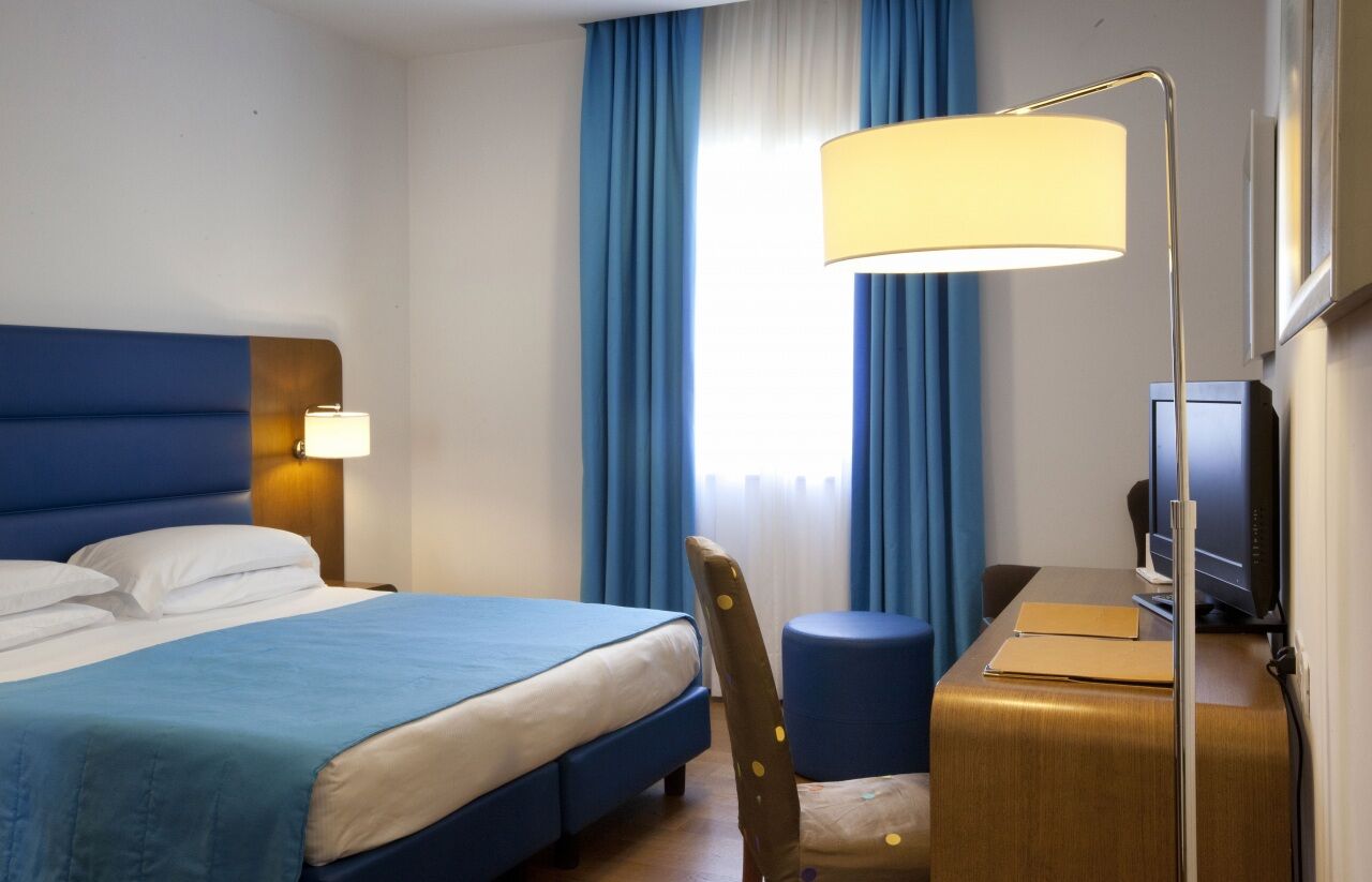 Hotel Plaza سورينتو المظهر الخارجي الصورة