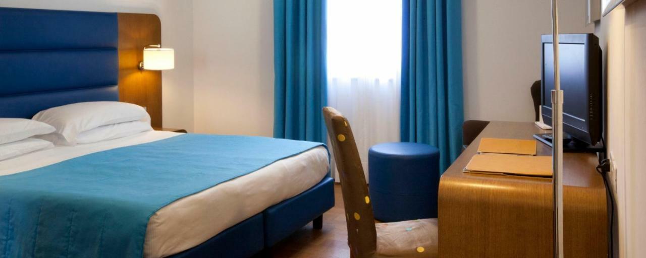 Hotel Plaza سورينتو المظهر الخارجي الصورة